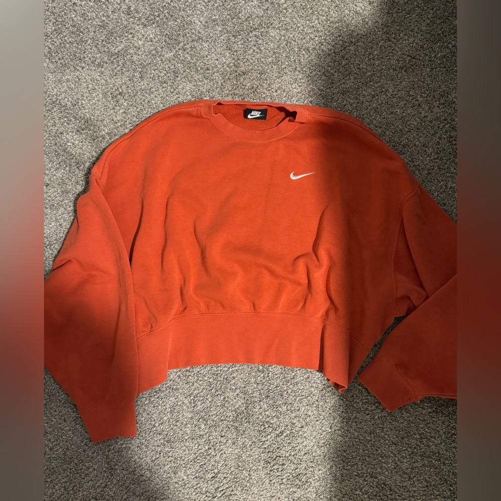 Nike cropped crew neck!